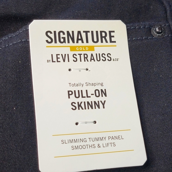 Signature by Levi Strauss & Co. Gold Label Totally Shaping Pull-on Skinny Jeans - Picture 6 of 11